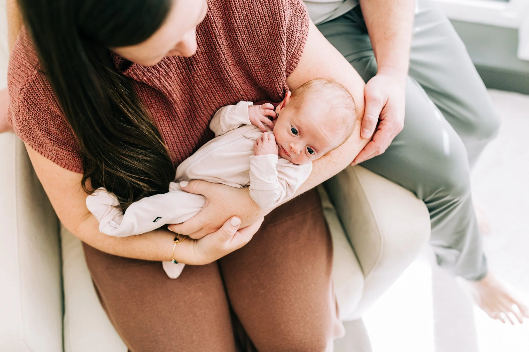 CozyDenverNewbornSessionInApartment-24.jpg