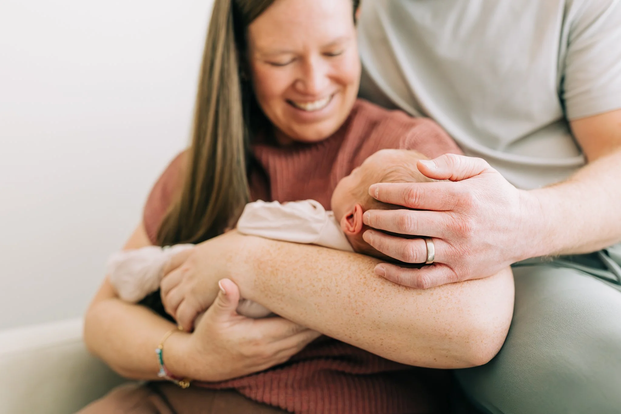 CozyDenverNewbornSessionInApartment-28.jpg