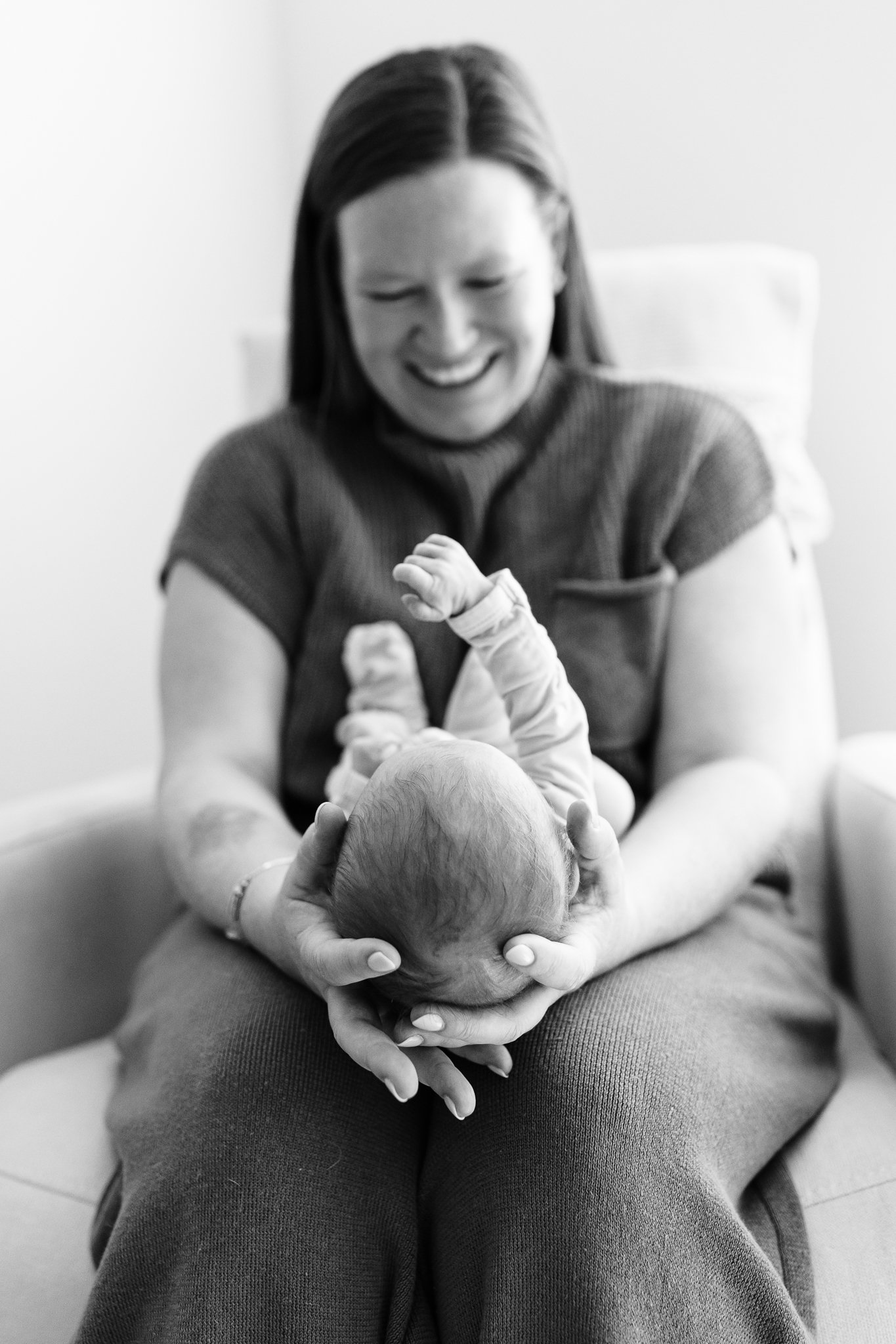 CozyDenverNewbornSessionInApartment-31.jpg