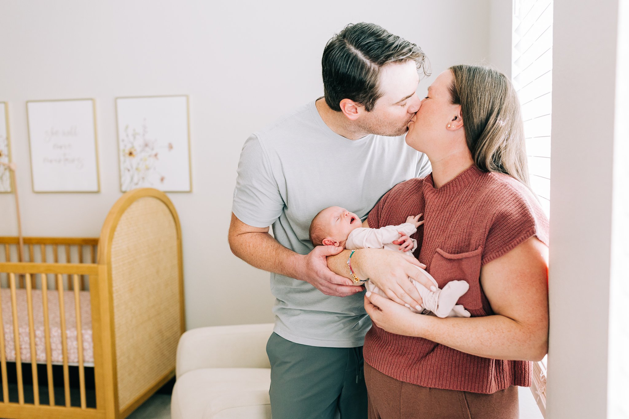 CozyDenverNewbornSessionInApartment-35.jpg