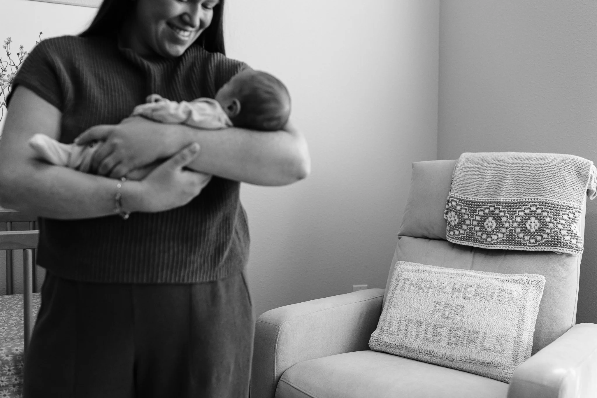 CozyDenverNewbornSessionInApartment-44.jpg