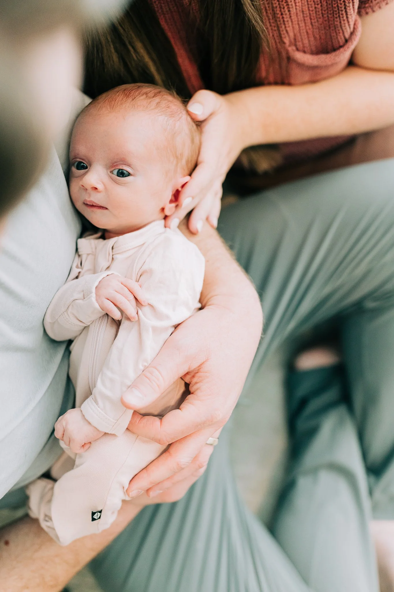 CozyDenverNewbornSessionInApartment-61.jpg