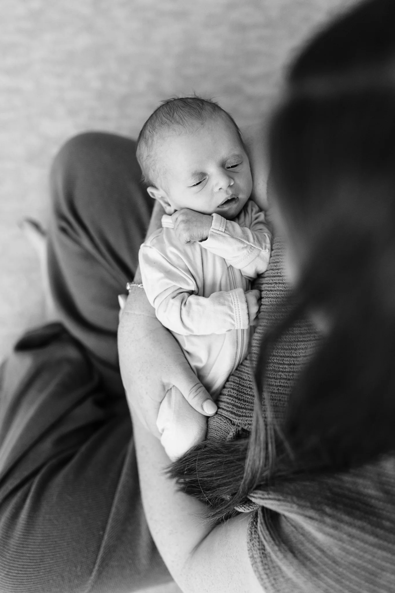CozyDenverNewbornSessionInApartment-68.jpg