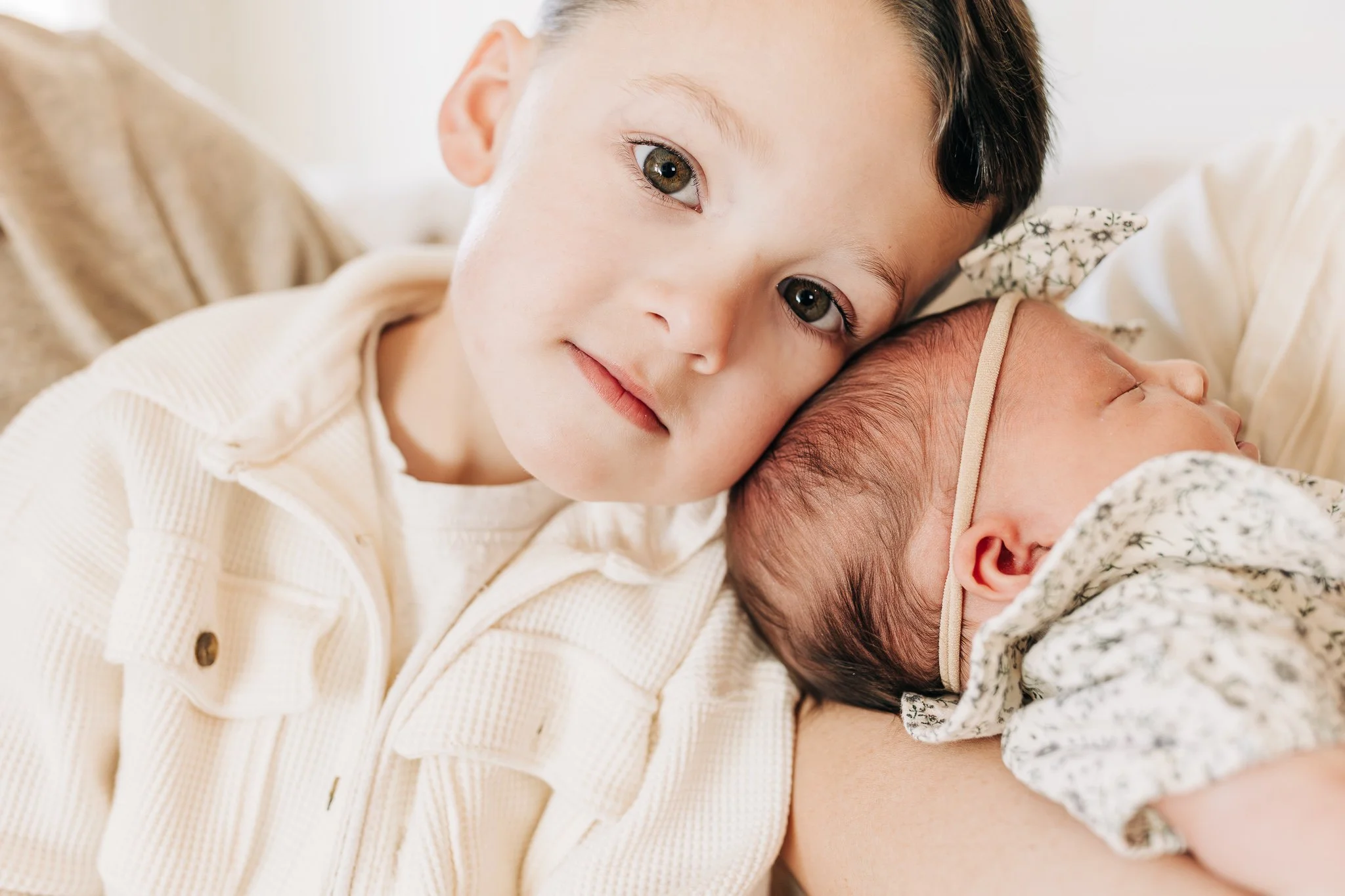DenverLifestyleNewbornPhotosWithTwoKids-20.jpg