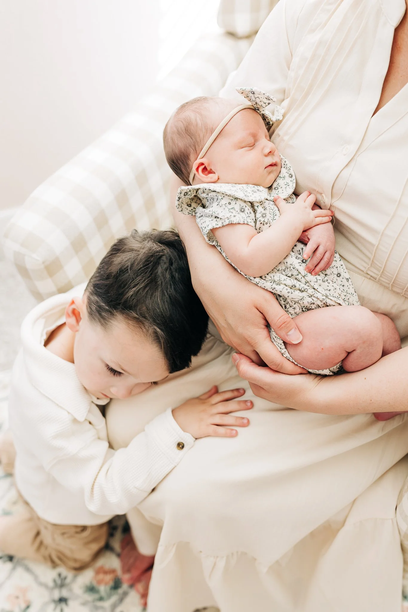 DenverLifestyleNewbornPhotosWithTwoKids-42.jpg