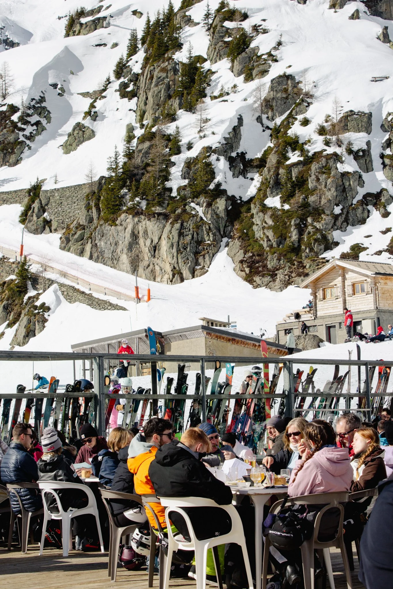Aprés Scene