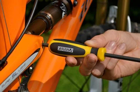 6463026_Hex_Pedal_Driver_6mm-5_large.jpg