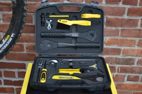 6450680_Apprentice_Tool_Kit-04_large.jpg