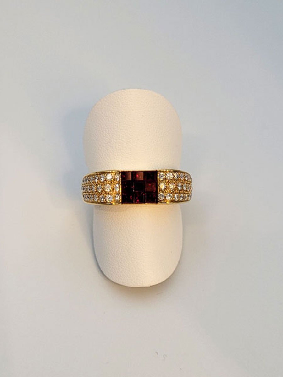 Ring Gelbgold Rubin und Diamanten