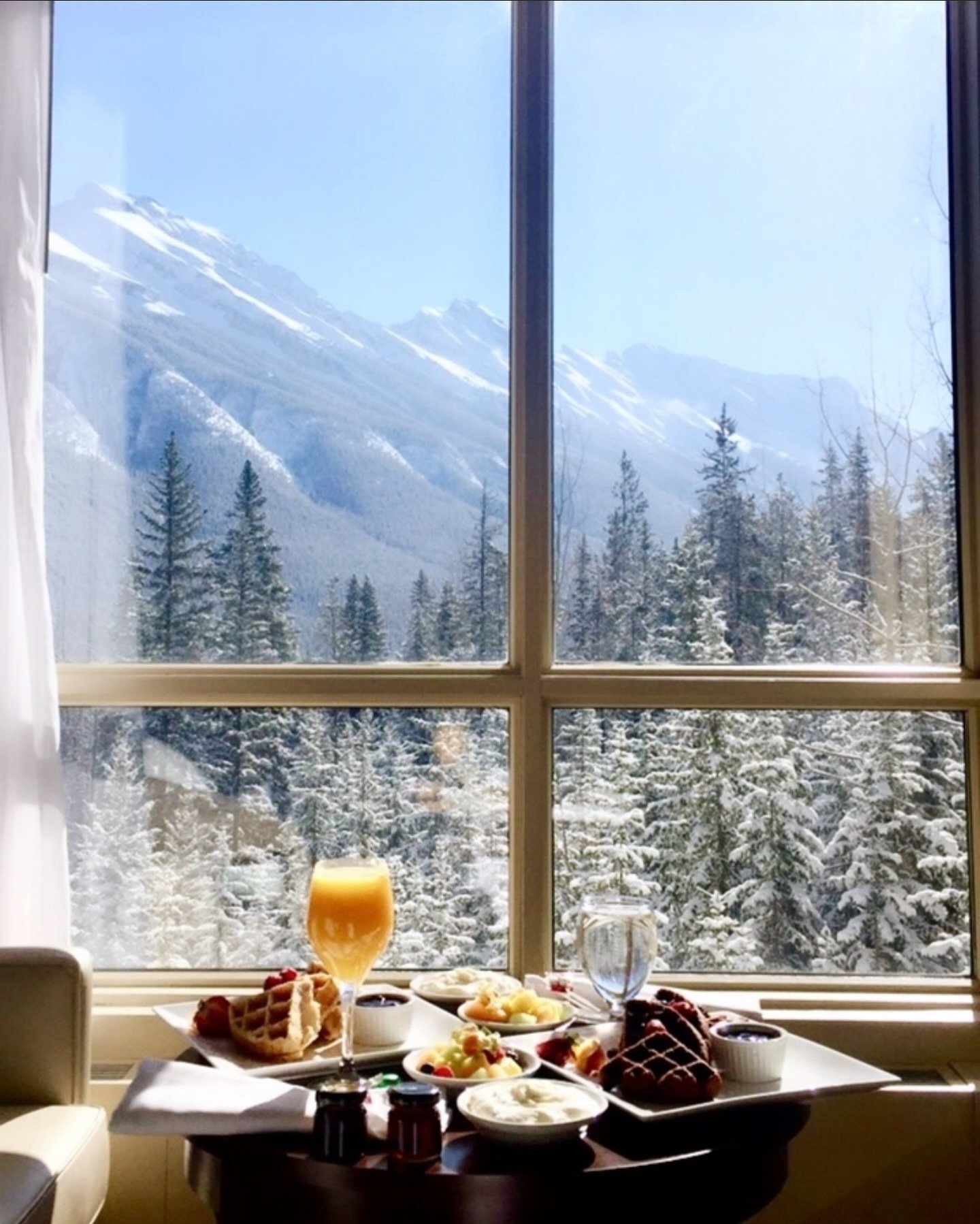 CLIENTS CHECKING IN TO&hellip; @rimrockresort for a corporate team meeting with stunning views.

Group travel can be a beast. There are so many moving parts to travel planning in general and then you add in 30+ people to the mix and things can get re
