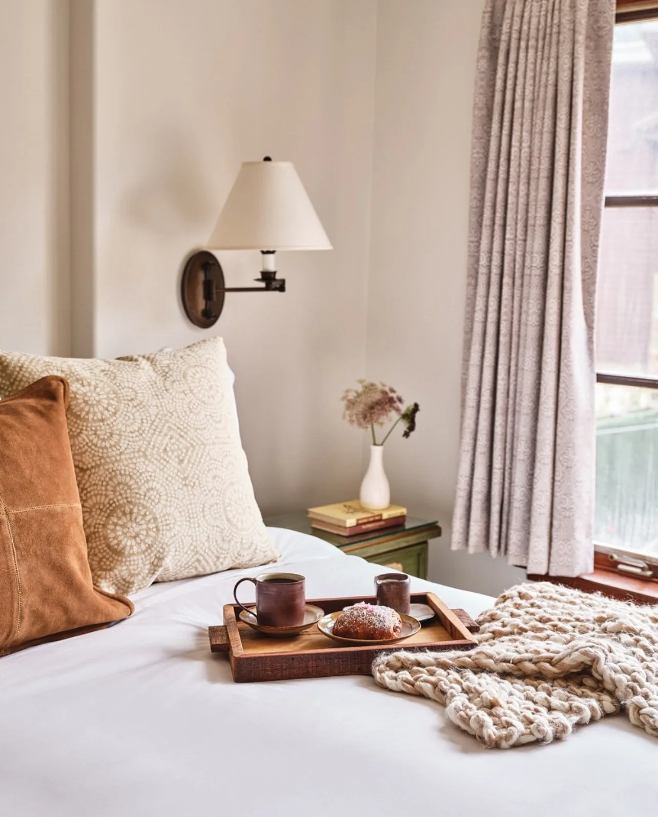 WHY PERSPECTIVES TRAVEL HOTEL BOOKING SERVICE IS BETTER THAN AMEX FINE HOTELS &amp; RESORTS 