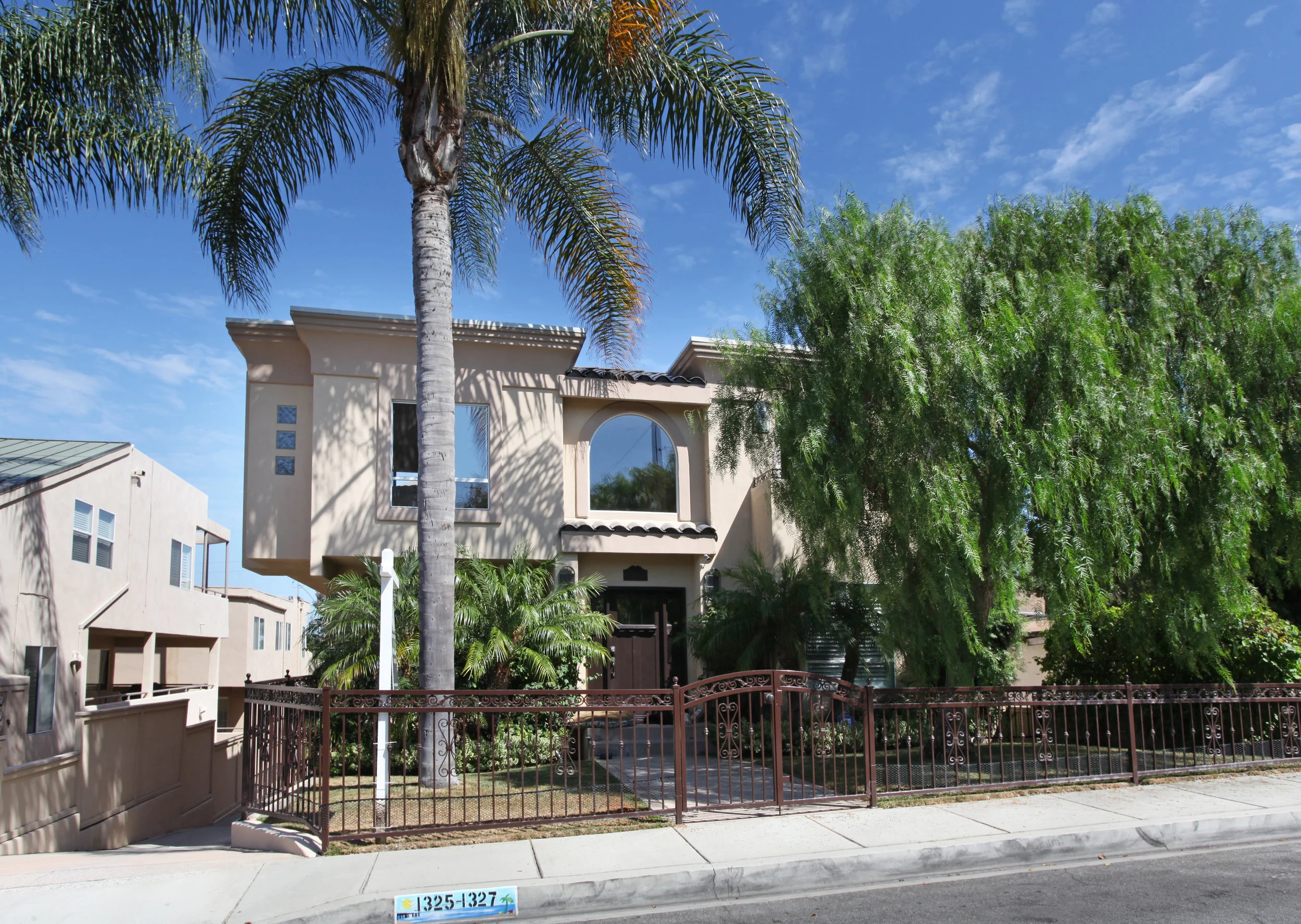 1725 13th ST Manhattan Beach CA 90266