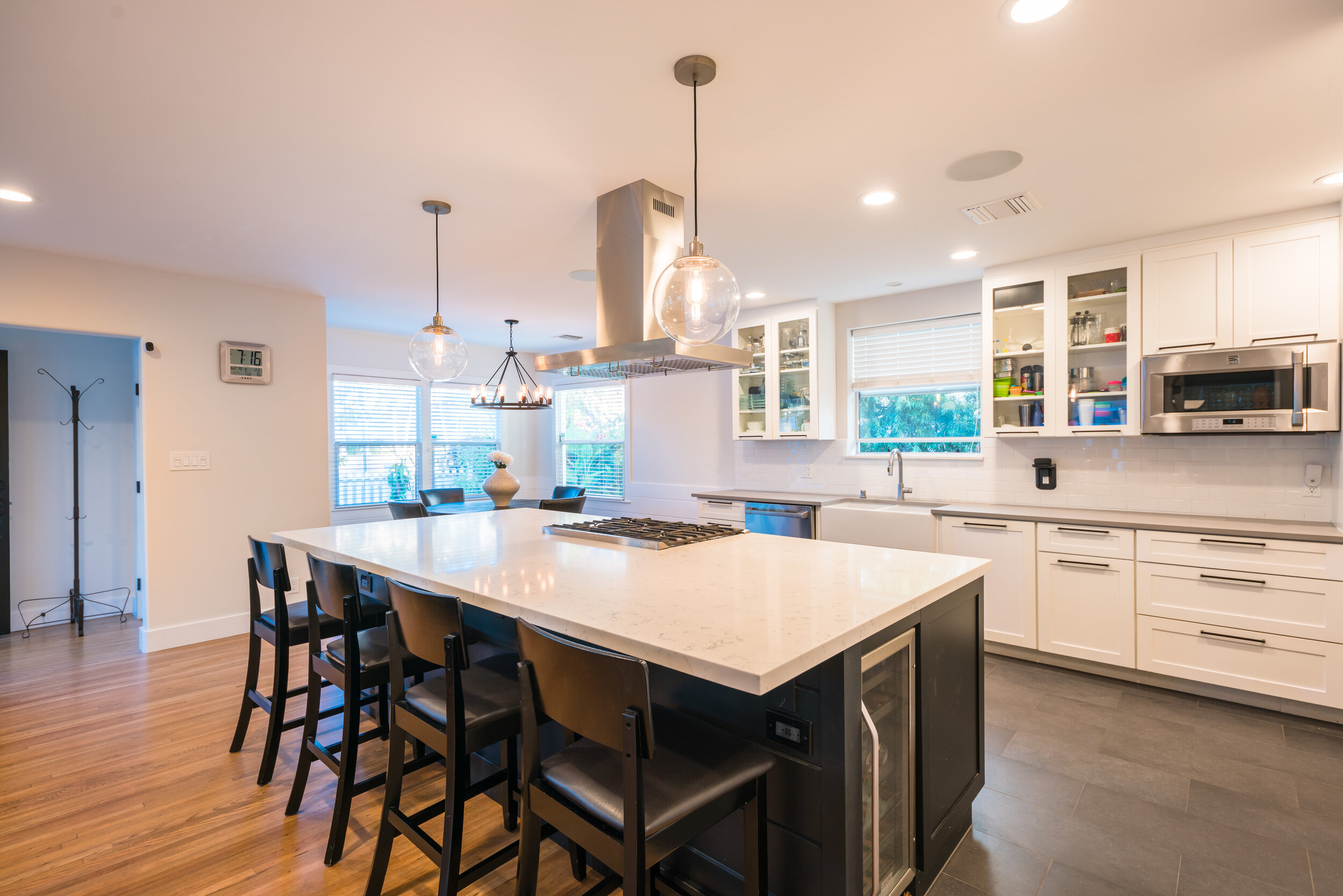 Kitchen dining view 1829 Oak Street Manhattan Beach.JPG