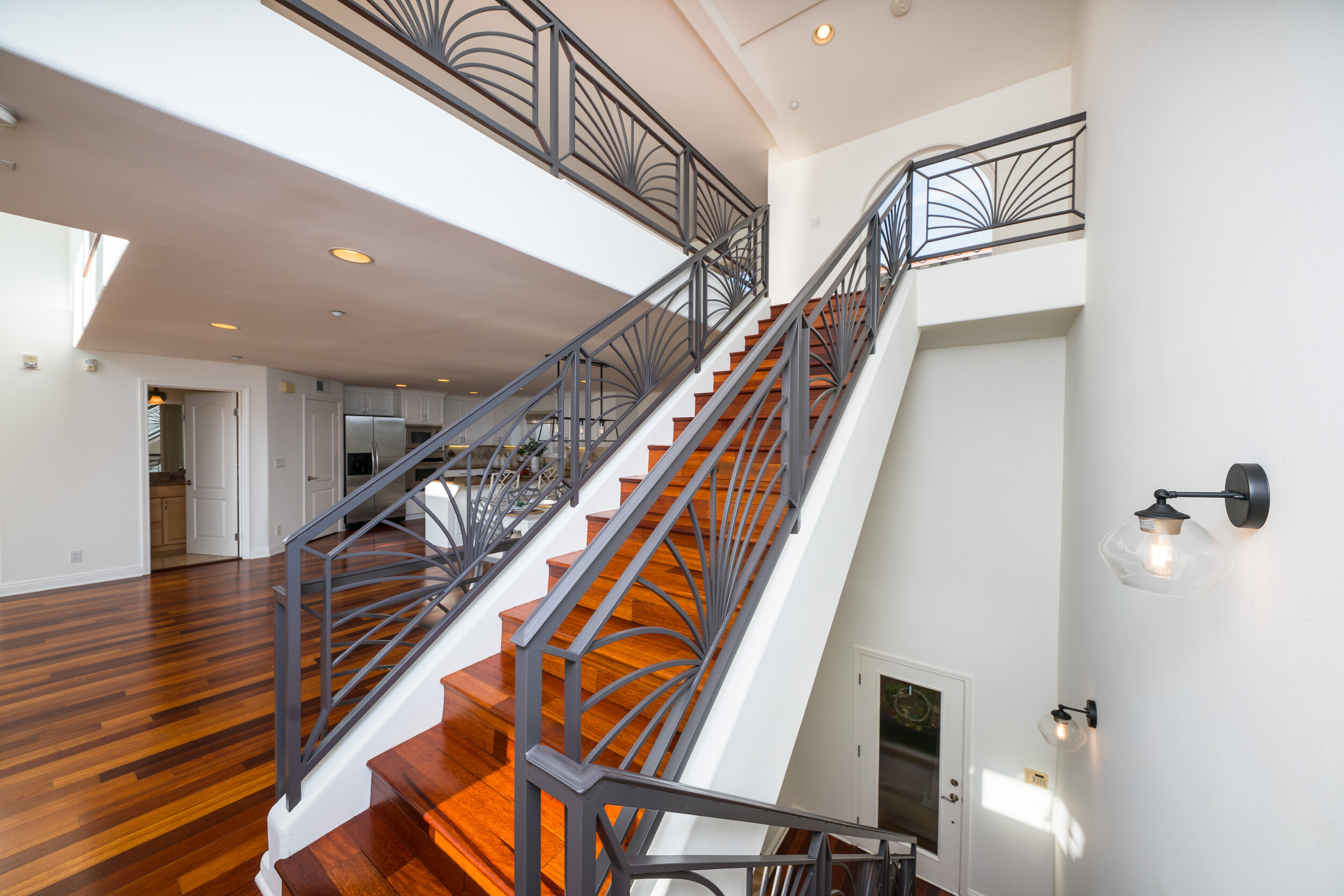Staircase to loft 634 9th Street Hermosa Beach 90254.JPG