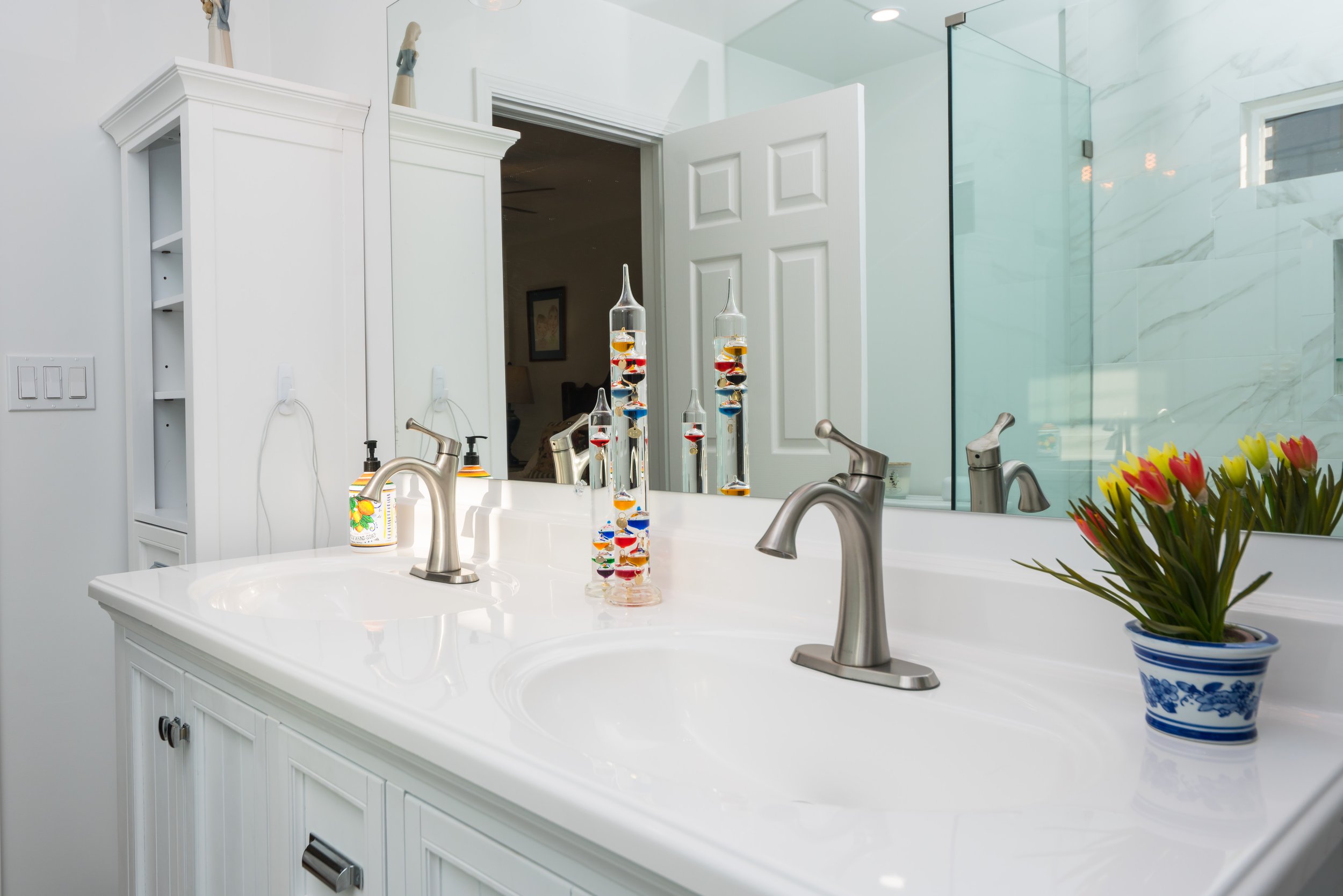 Bathroom detail 2 836 Calle de Arboles Redondo Beach California.JPG