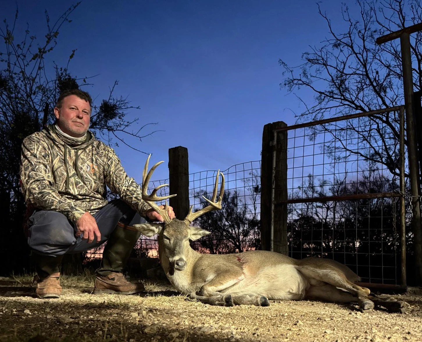 trophy whitetail buck 3.jpg