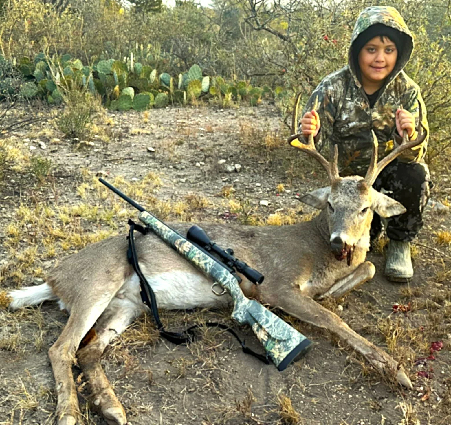 trophy whitetail buck 5 go.jpg