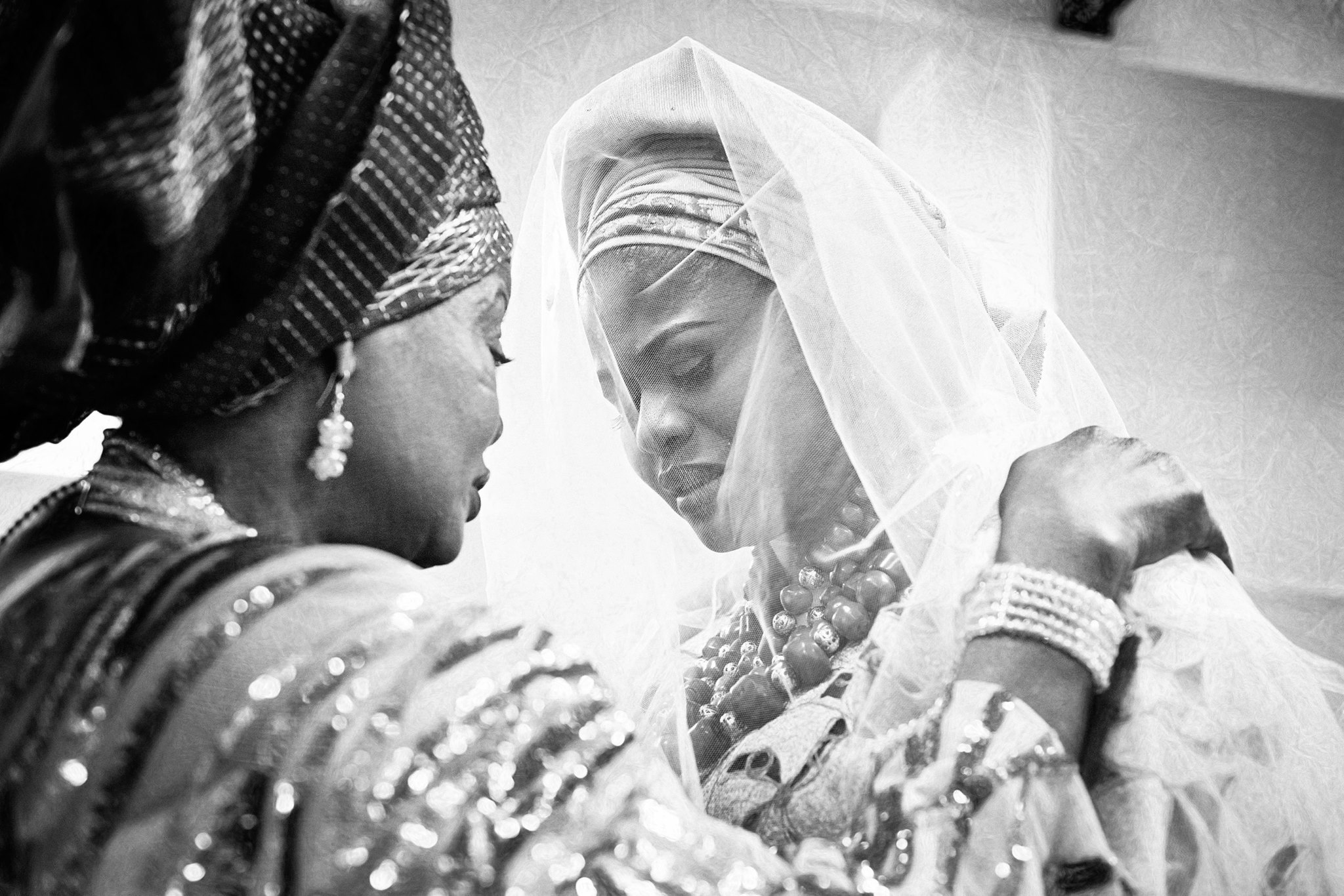mother and her daughter bride first look