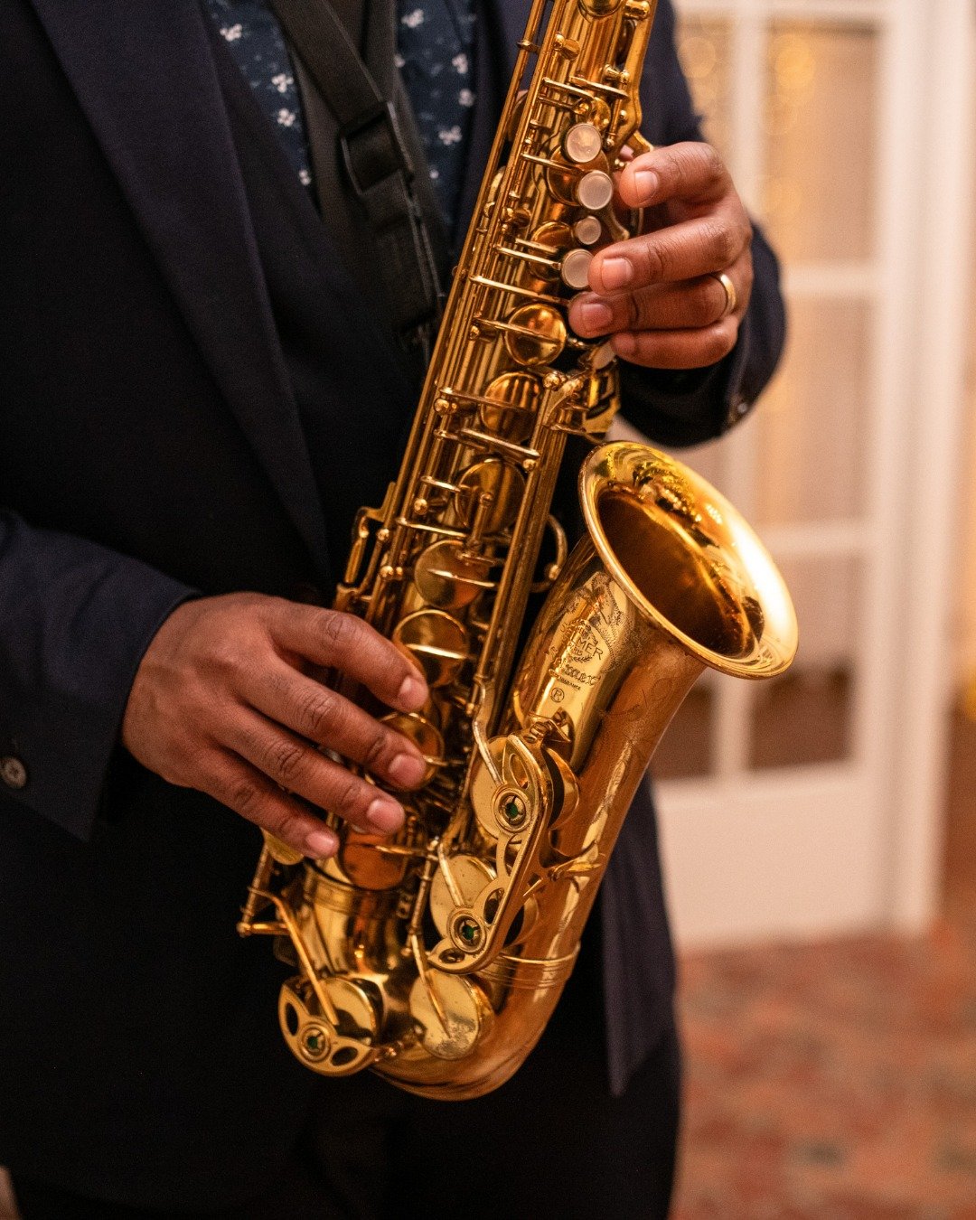 Upbeat or a smooth tune, I tailor every set to fit your moment. You bring the guests, I&rsquo;ll bring the music.
Booking private, wedding, and corporate events this year.