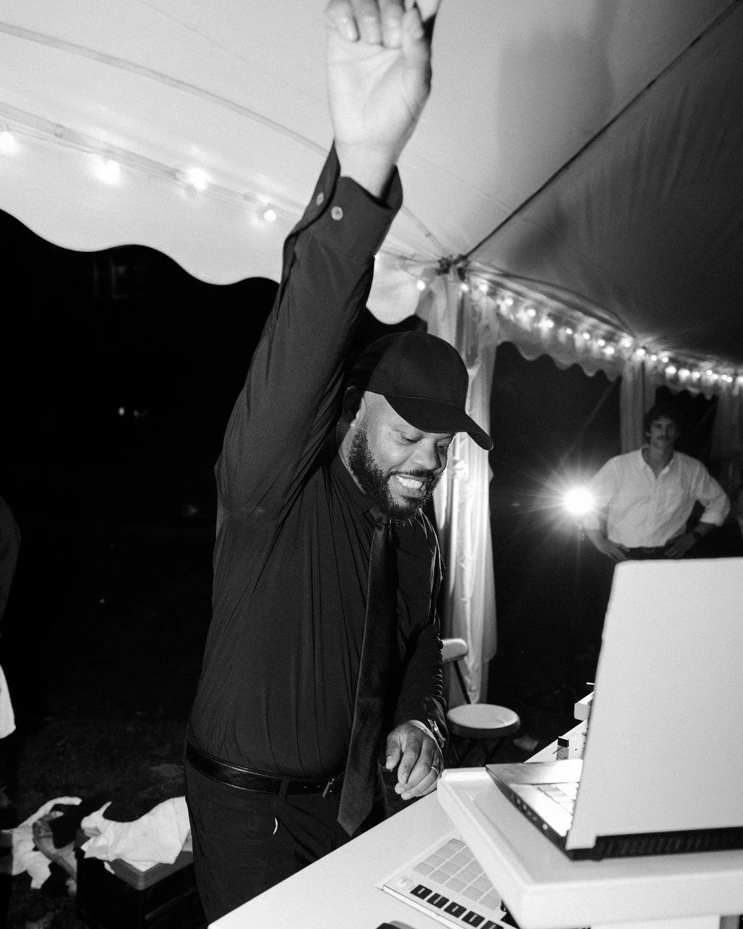 When the lights dim and the beat drops, the wedding turns into a full-on party. 🕺💃 My mission? To provide an amazing night full or your favorite tracks and pack the dance floor. From throwback anthems to today’s biggest hits, I love watching