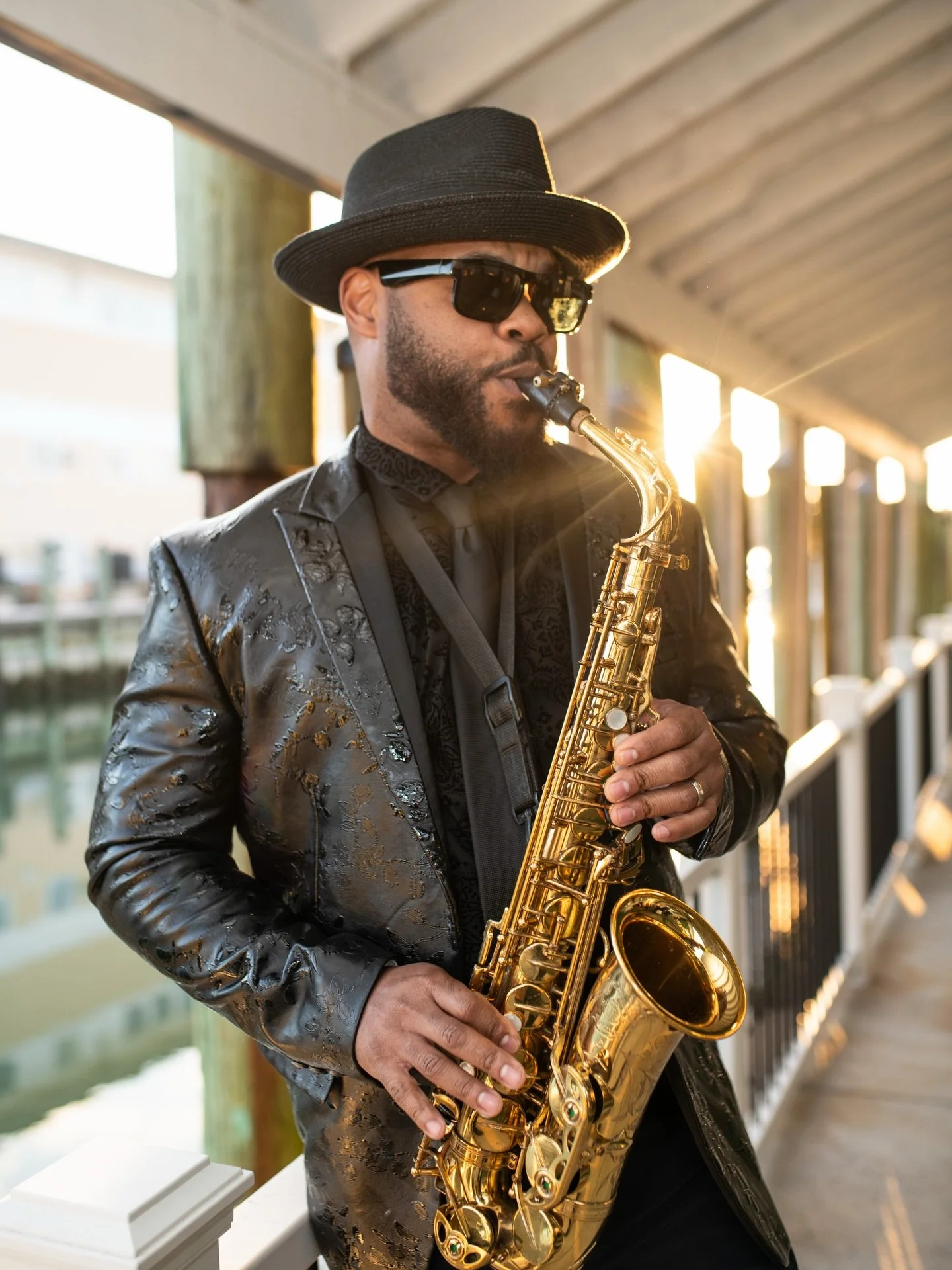 Golden hour, golden notes ✨
Serenading love stories as the sun sets. Where every melody shines just as bright as the moment.
-
Ezra on sax