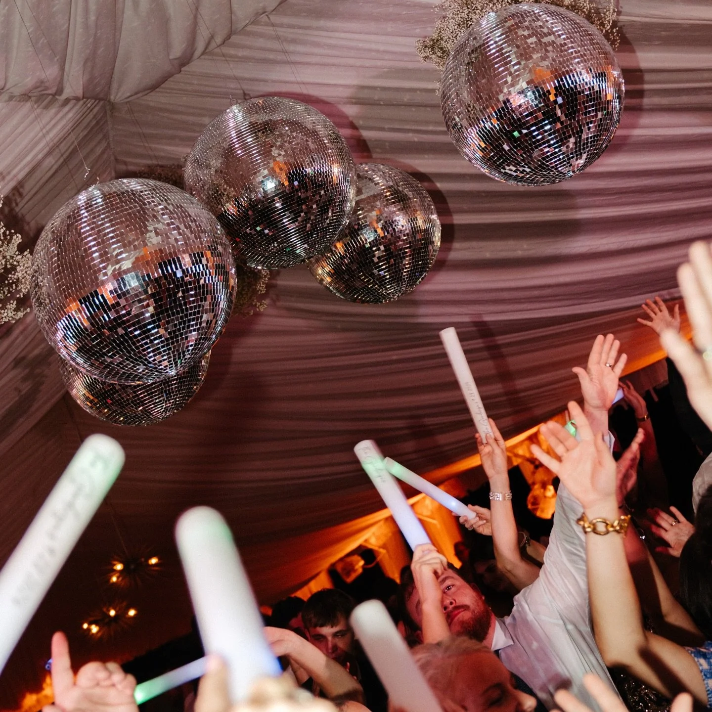 !BATON LIGHTS! 
Just a little something to elevate the dance floor! 🪩🕺
Inquire about them today!!
#dancefloor #weddingdj #hamptonroadsweddings