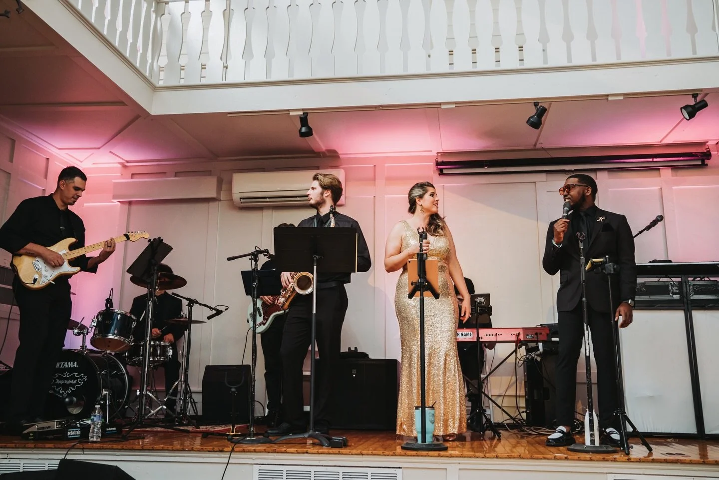 !!LIVE BANDS!! 
The &ldquo;3rd Table&rdquo; cranks the party up with a live band during your dancing time! Seamless transitions between the DJ and the band make for a completely unique and exciting event! You&rsquo;ll get the best of both parties wit