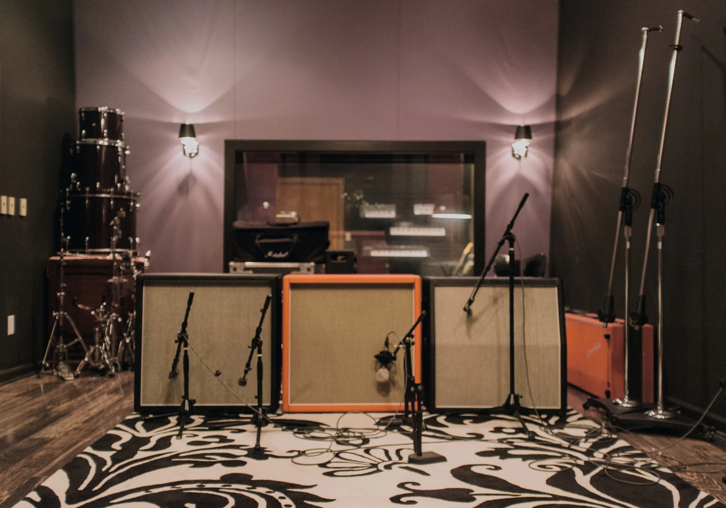 PrimeRecording-AmpsGlamRoom.jpg