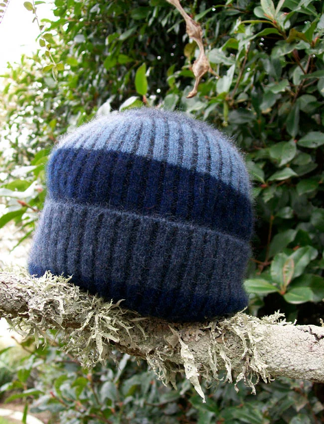 ck615-stripe-beanie-blue-small.jpg