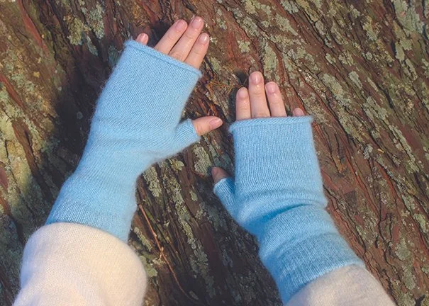 ALPACA FINGERLESS MITTEN AQUA .jpg