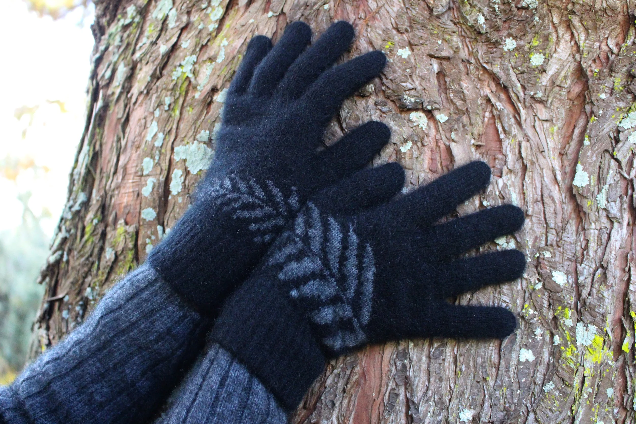 New Zealand Made Possum Merino Fern Gloves | Silver Fern Winter Gloves | LarsMart #9854