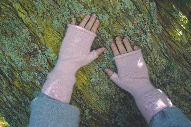 ALPACA FINGERLESS MITTEN BLUSH .jpg