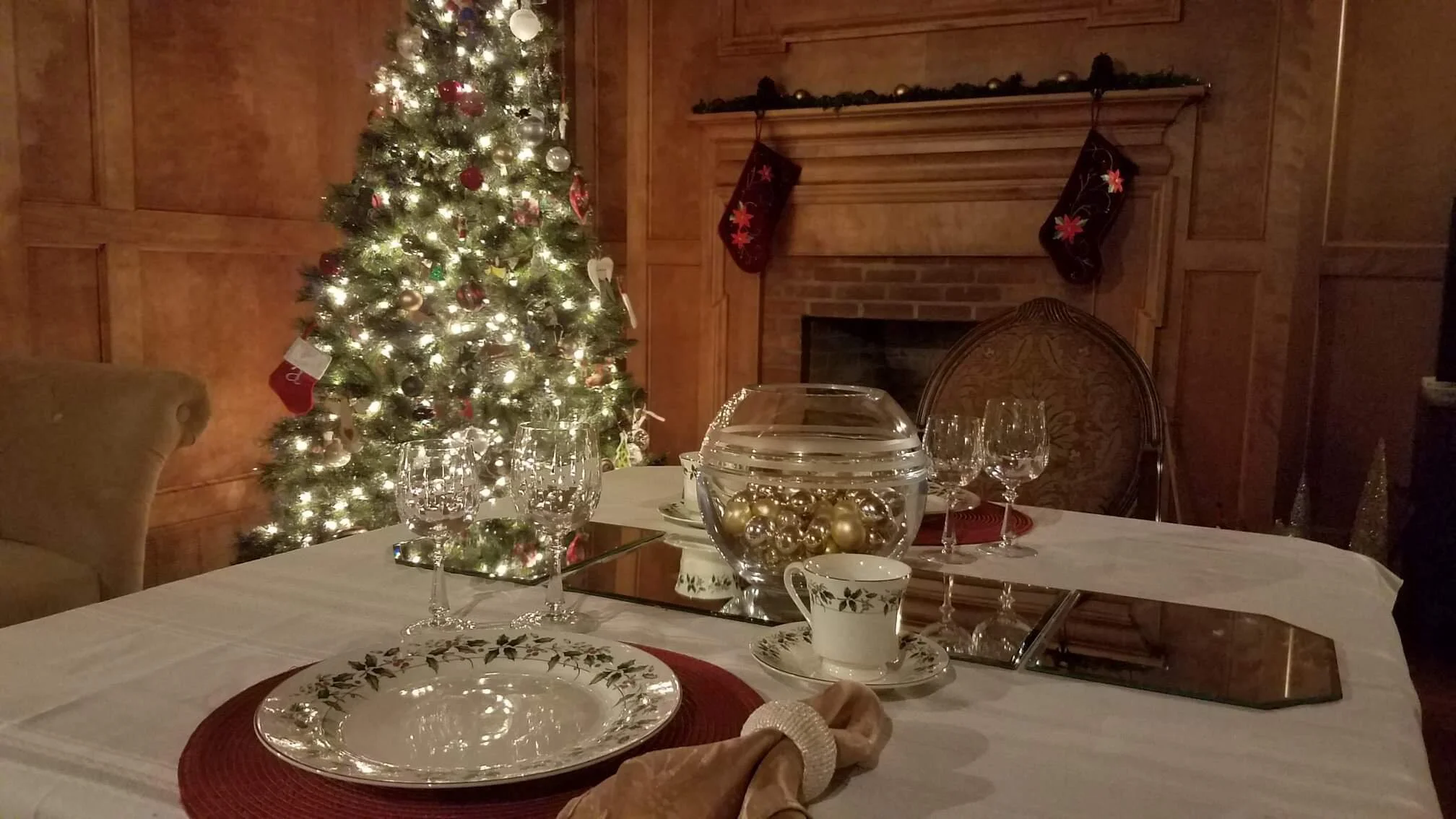 Shady Oaks Farm Bed and Breakfast, holiday season.