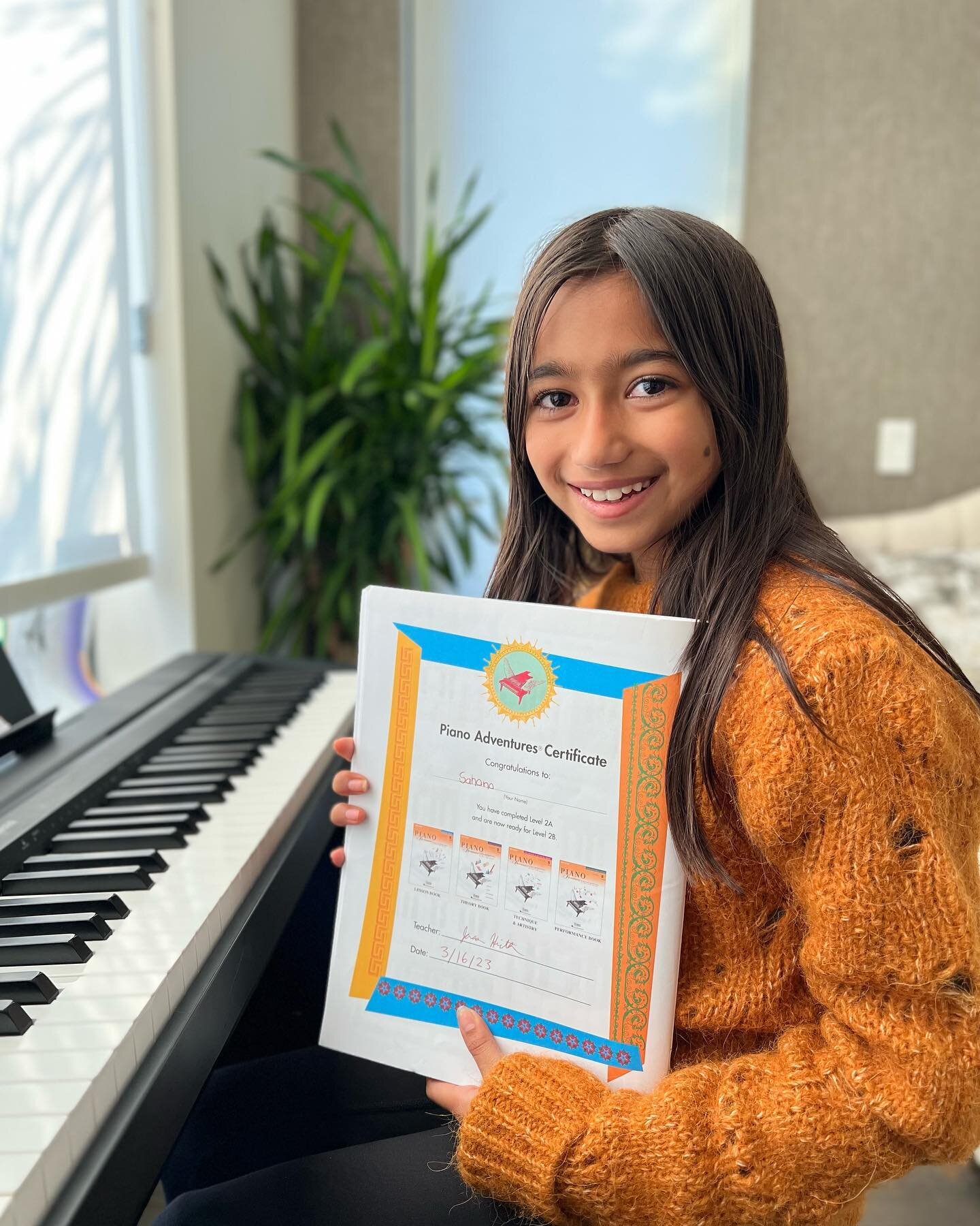 Special shout-out to my student Sahana on completing her 3rd book!  She&rsquo;s been very focused on finishing it up and her reading has improved a ton. Awesome job Sahana! 🎹 🙌 
@gunjkella 🙏 
@sandeepkella 🙏 
.
.
.
.
.
#jasonhirthmusic #pianoless