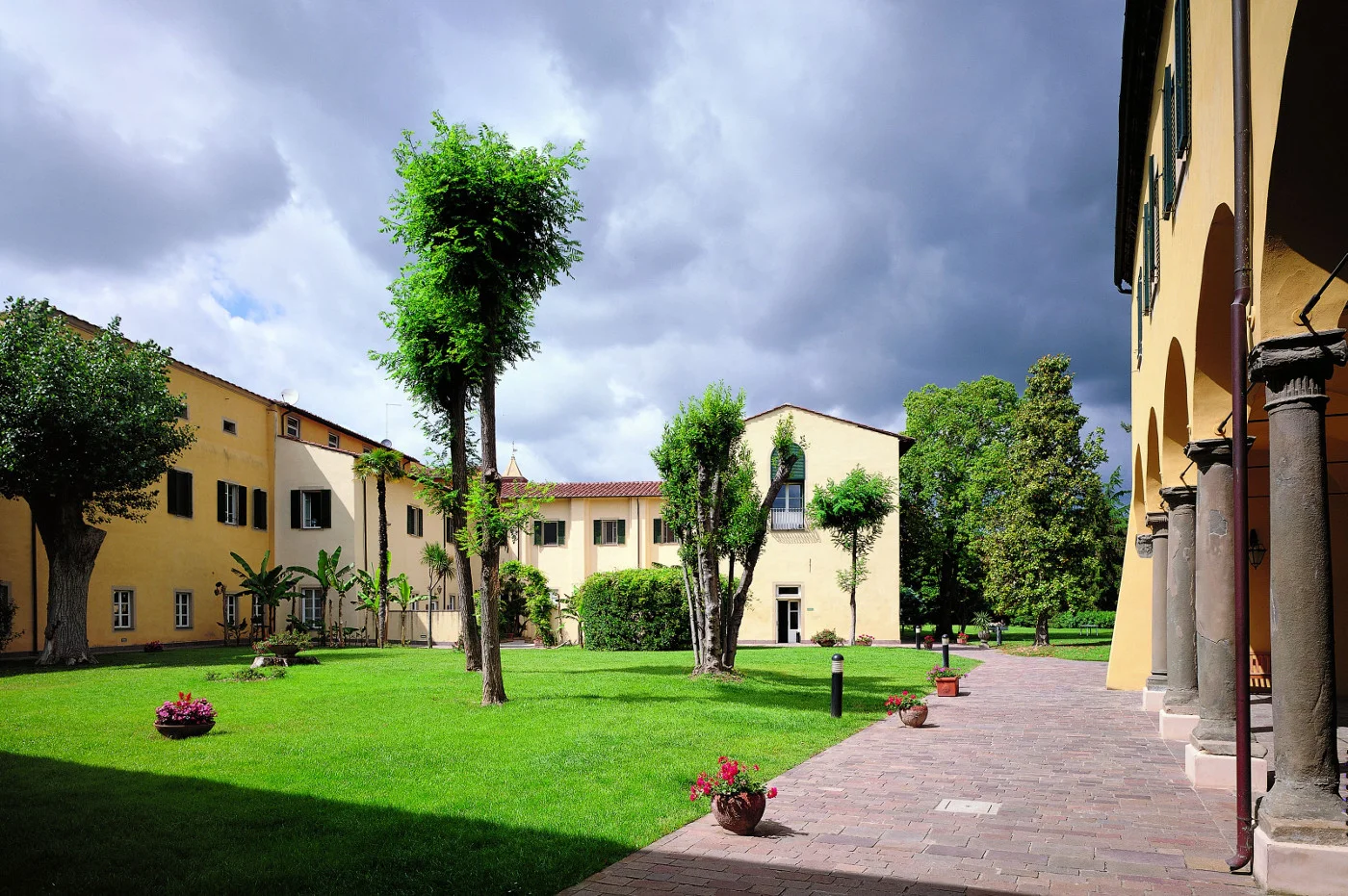 Santanna_building.jpg
