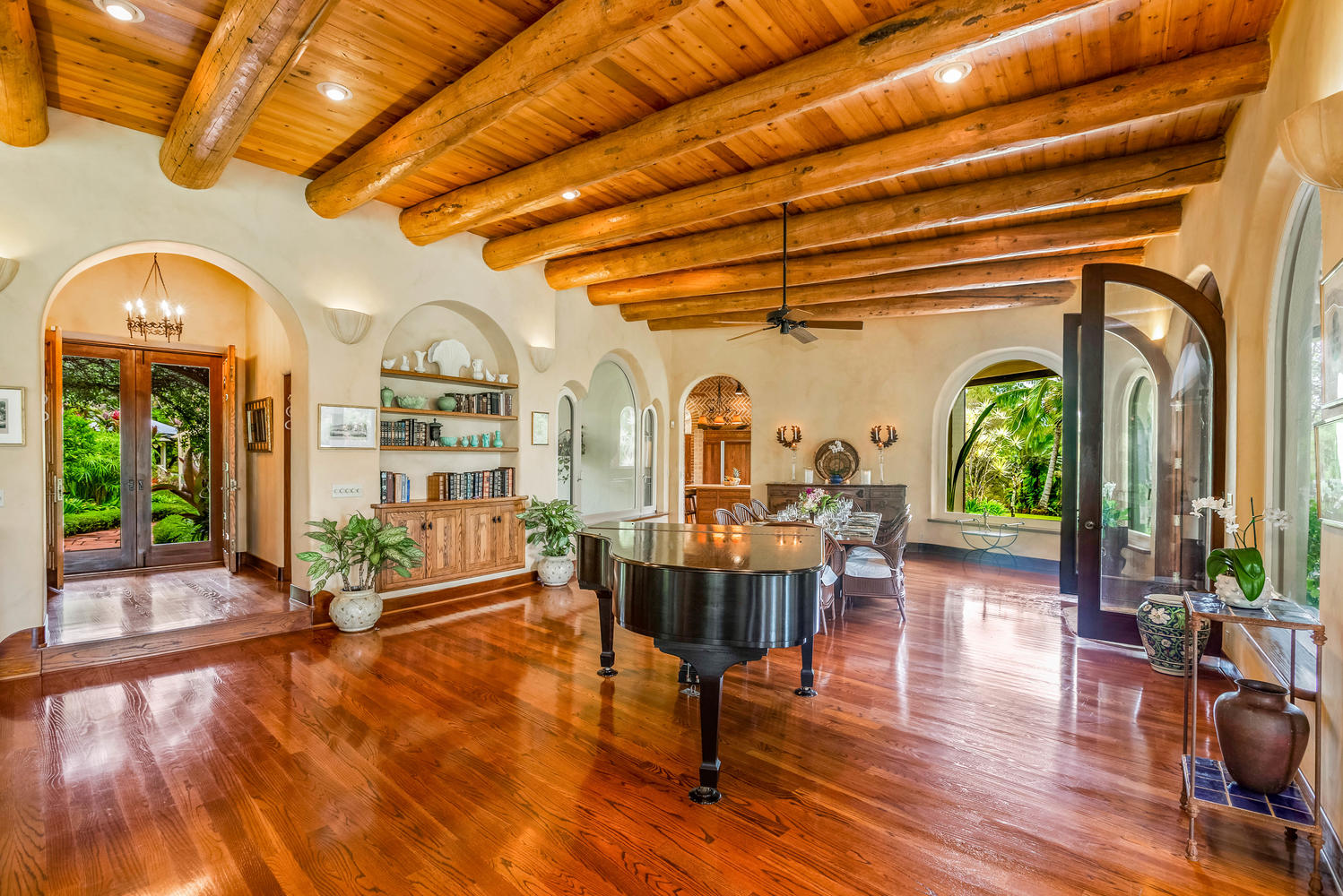 4.main residence dining.jpg
