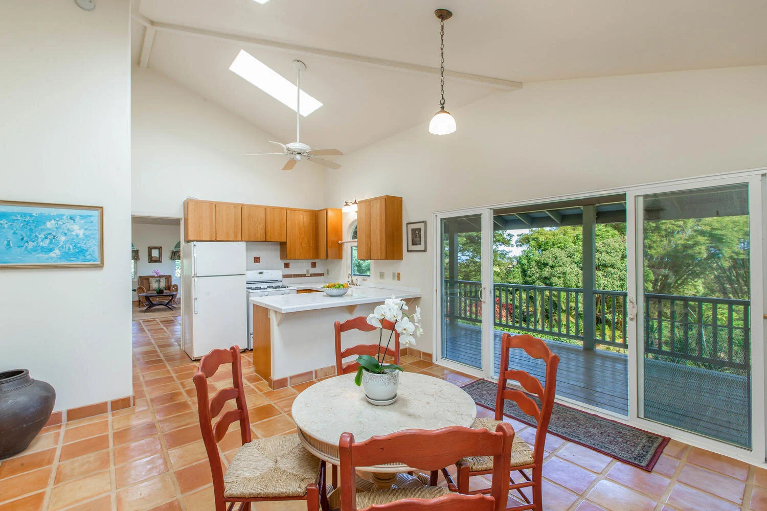 6-Garage Residence.jpg
