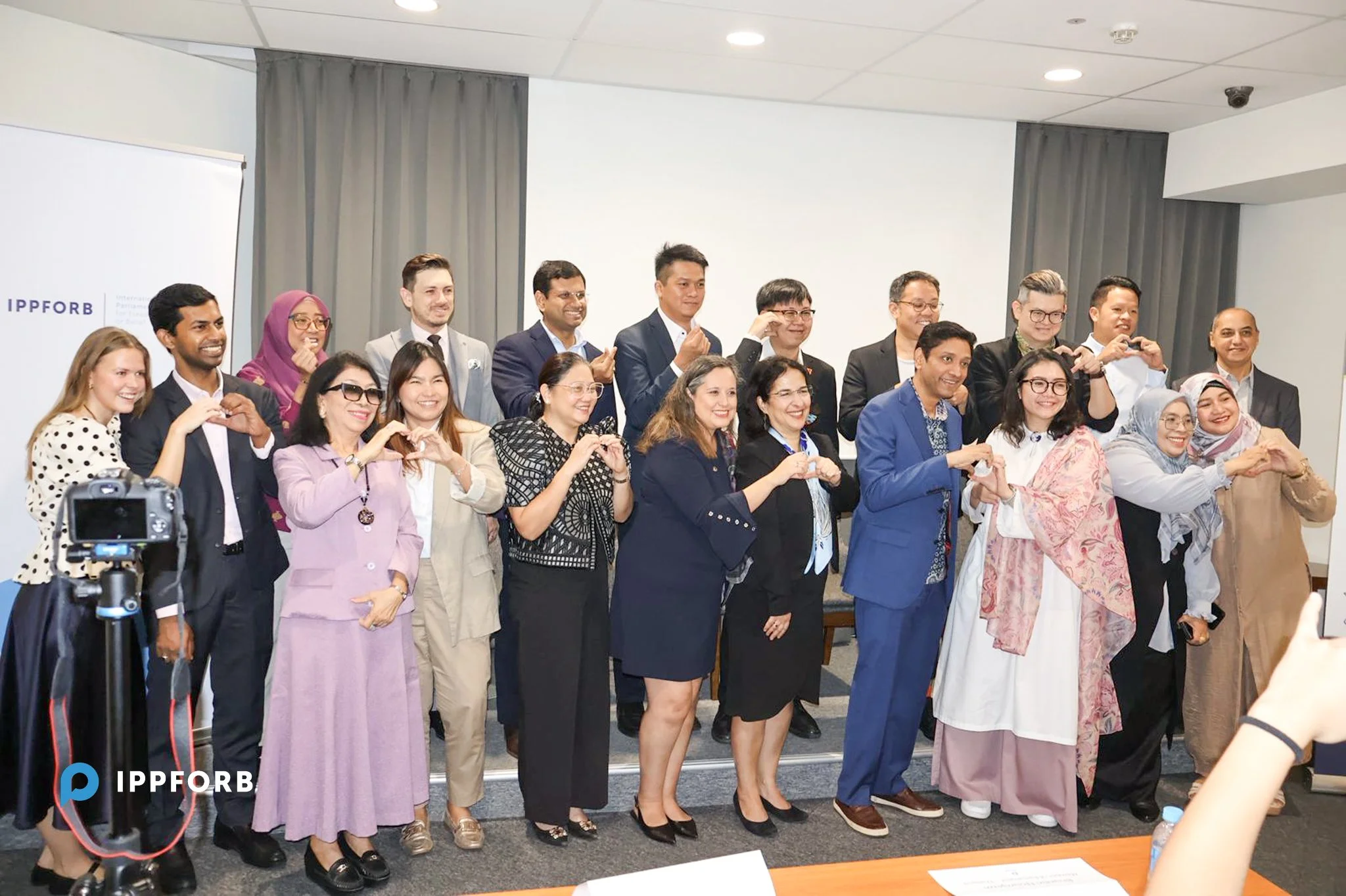 Southeast Asian Parliamentarians sign FoRB Declaration at IPPFoRB Regional Academy