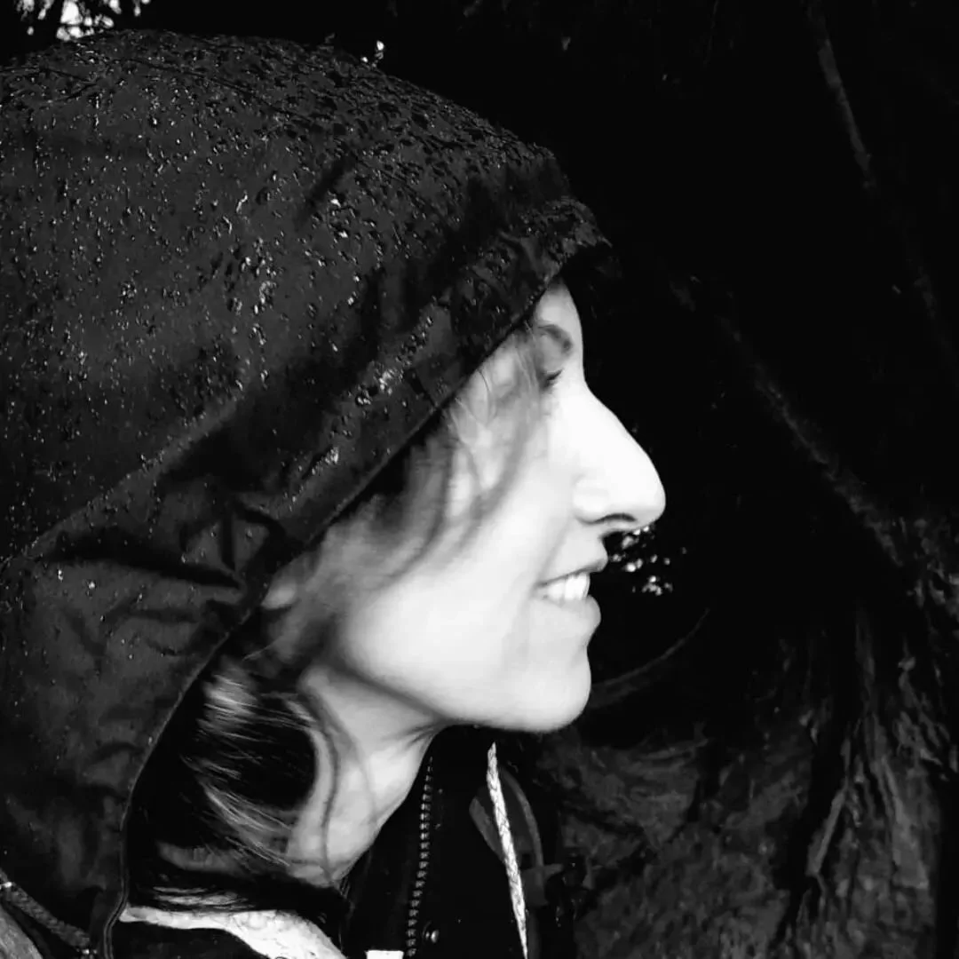 Hiding under a giant yew tree - protection from bad weather and naughty spirits 🖤
#halloween #allhallowseve