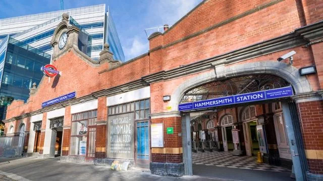 hammersmith-hammersmith-andcity-underground-station_-transport-for-london_33832c9462c2724a285a0fad697a176f.jpg