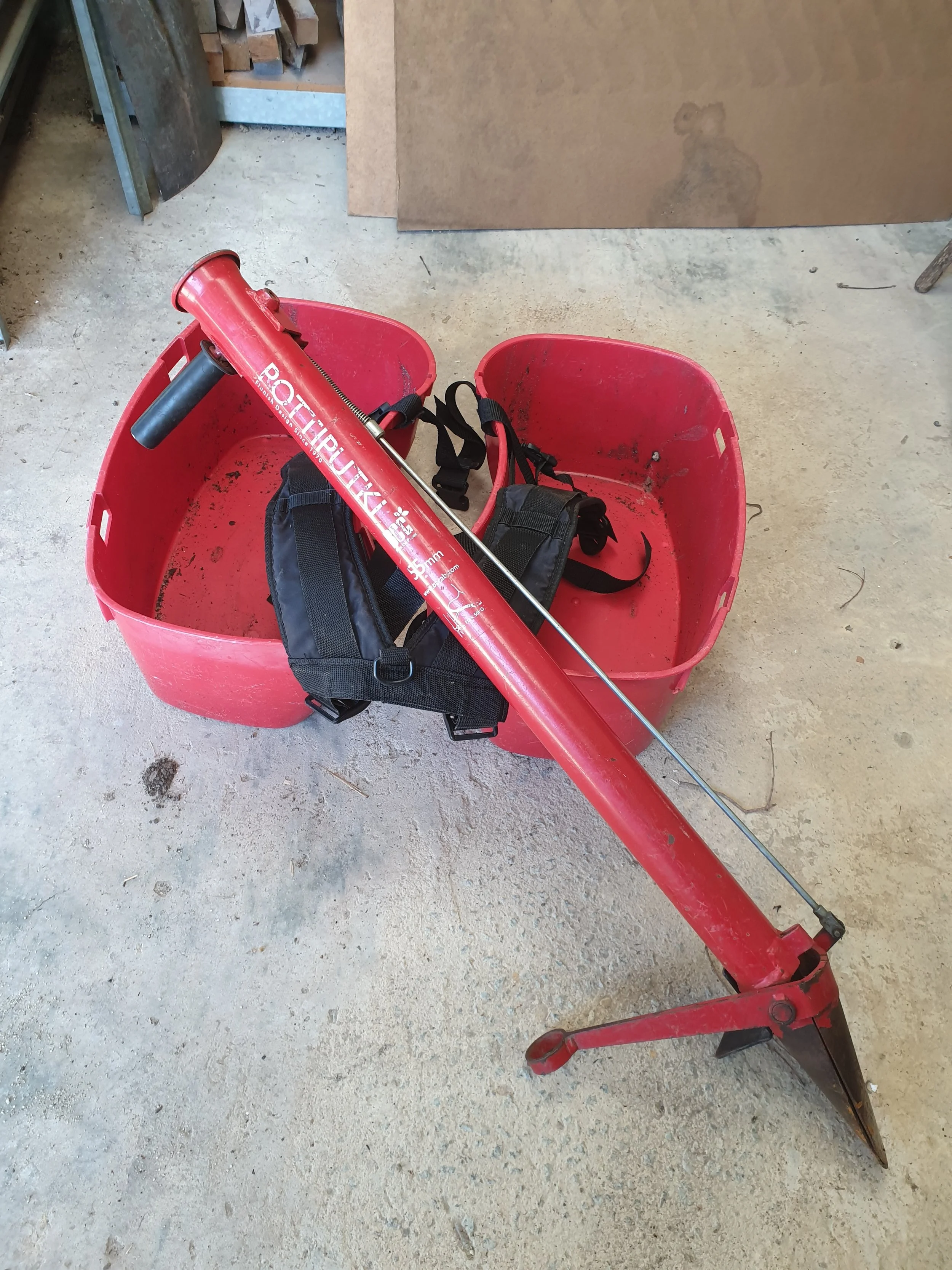 Pottiputkis (Hand Planters) + Kidney Baskets