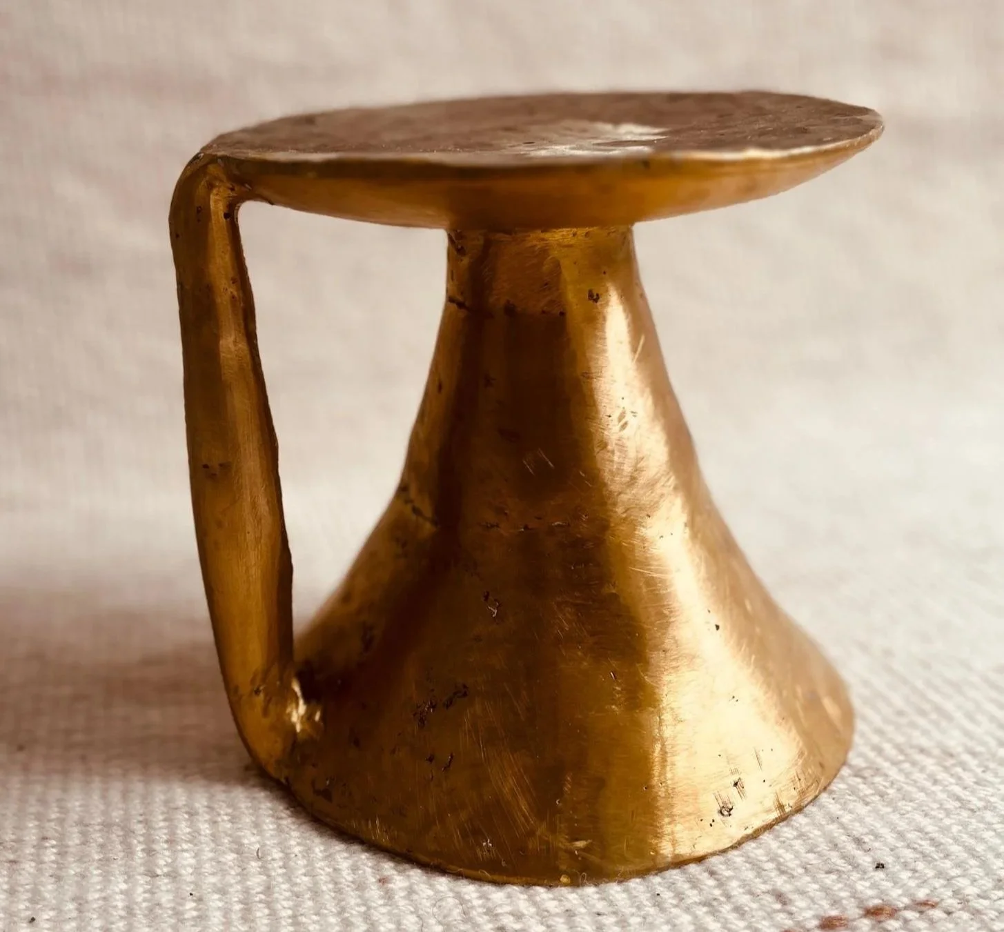 Tabouret Nubia en bronze by Katia BERTRAND Ma couleur a ses merveilles. 