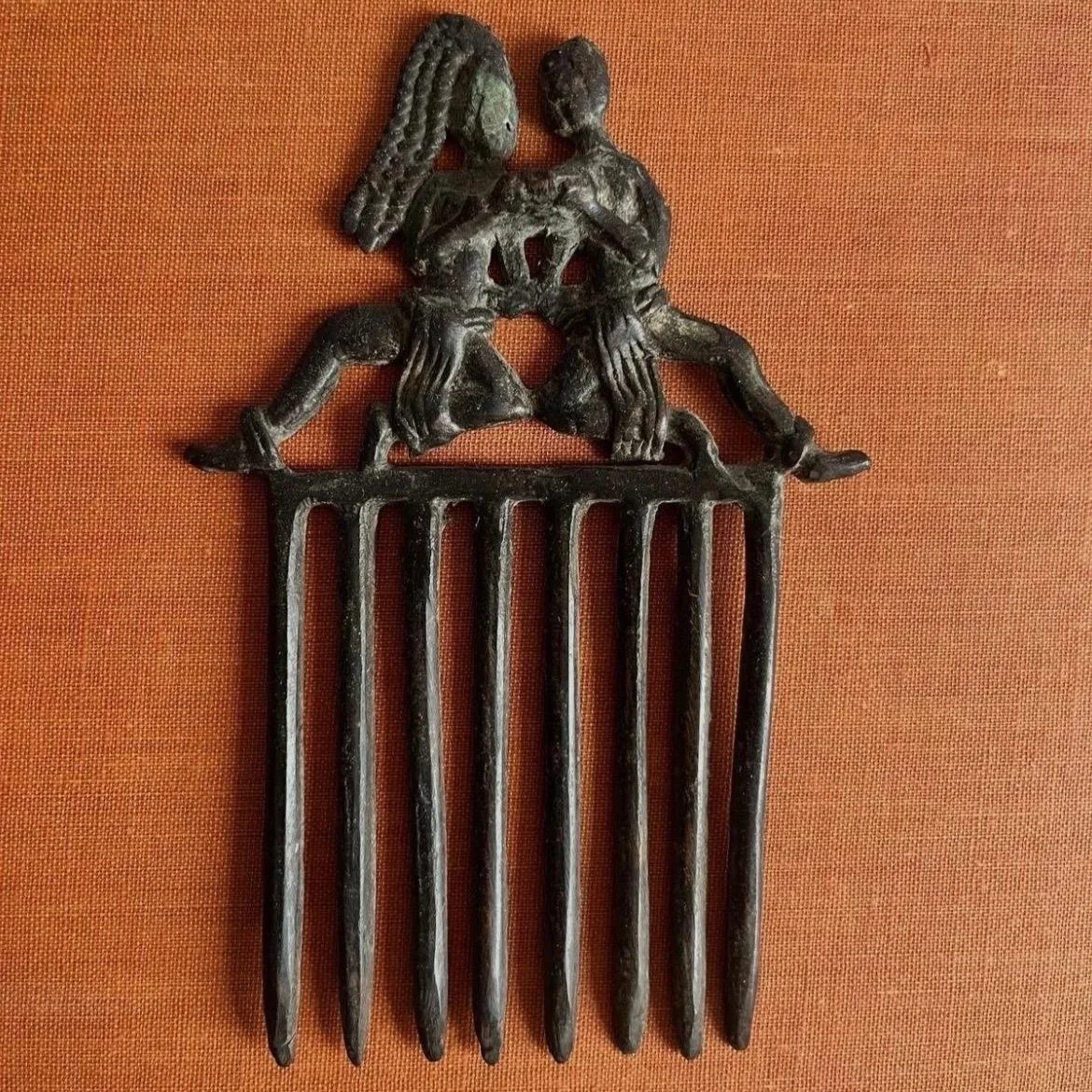 Peigne Afro en bronze Akan