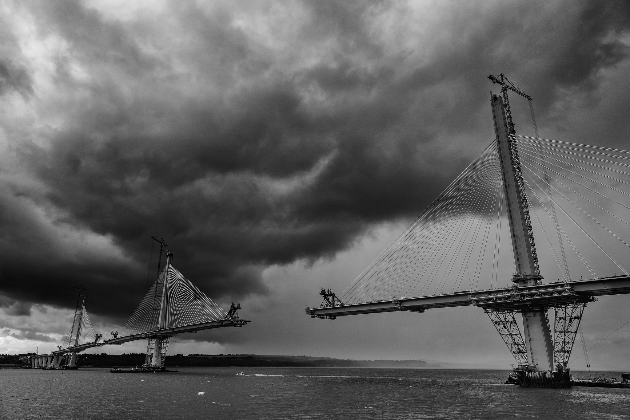 forth bridge storm 2048.jpg