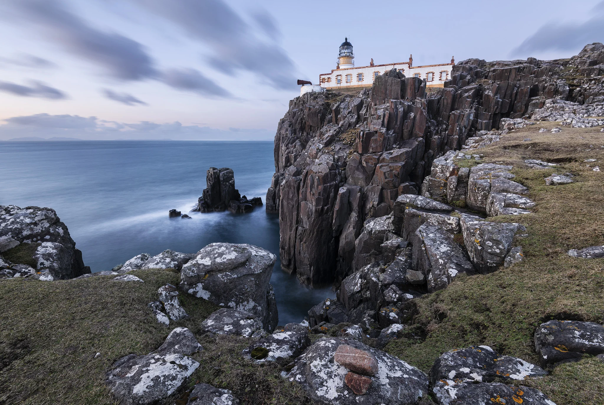 Neist point lighthouse 2048.jpg