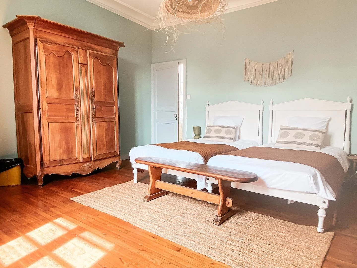 Jolly Château Zimmer Nadine Bader.jpeg