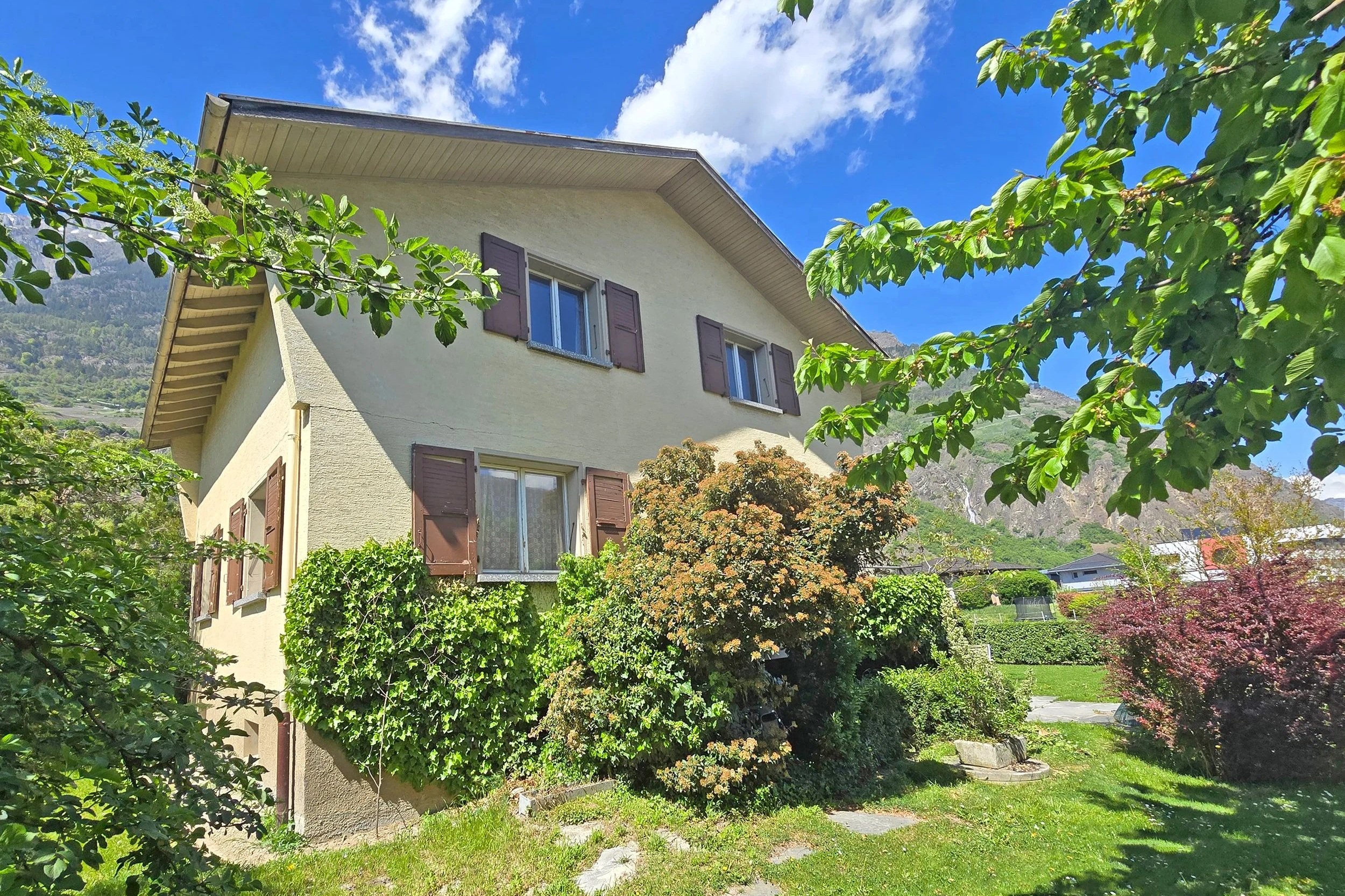Fully, maison et annexe
