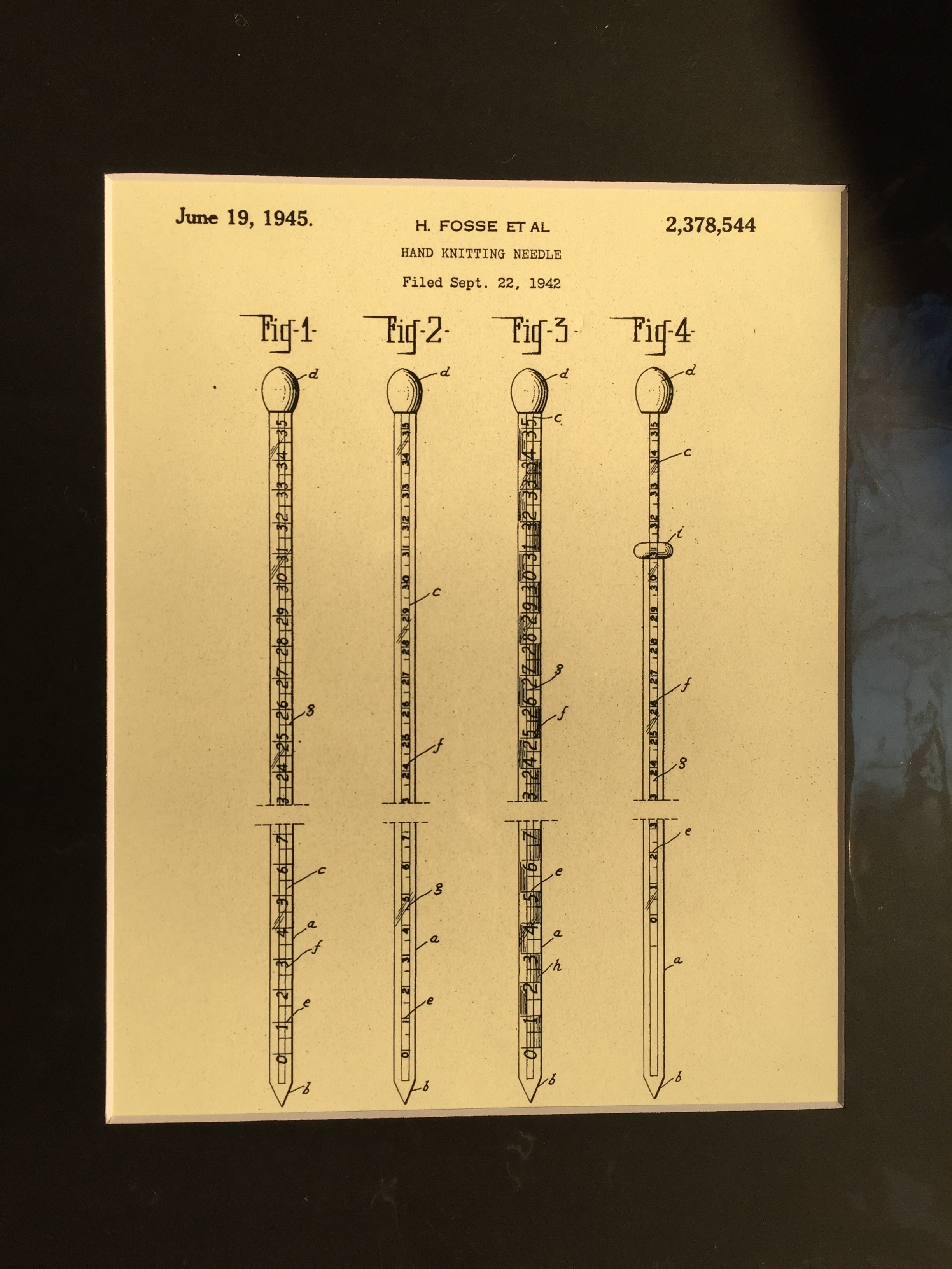 Knitting needles matted patent print
