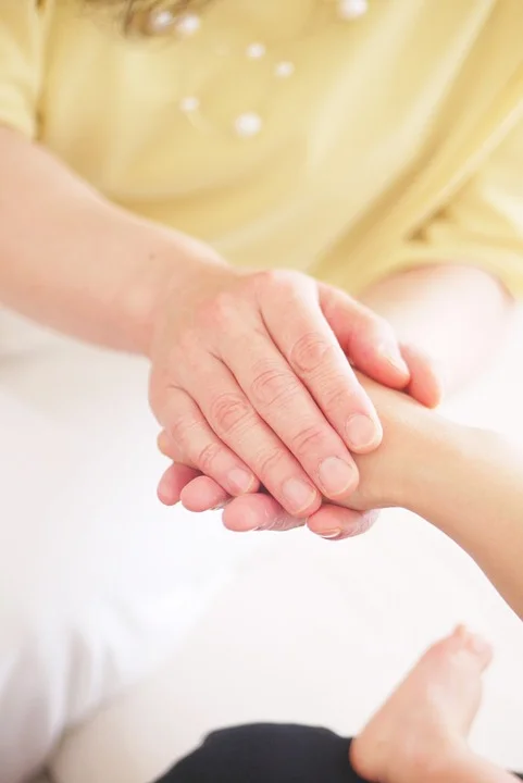 hand-2634752_960_720.jpg