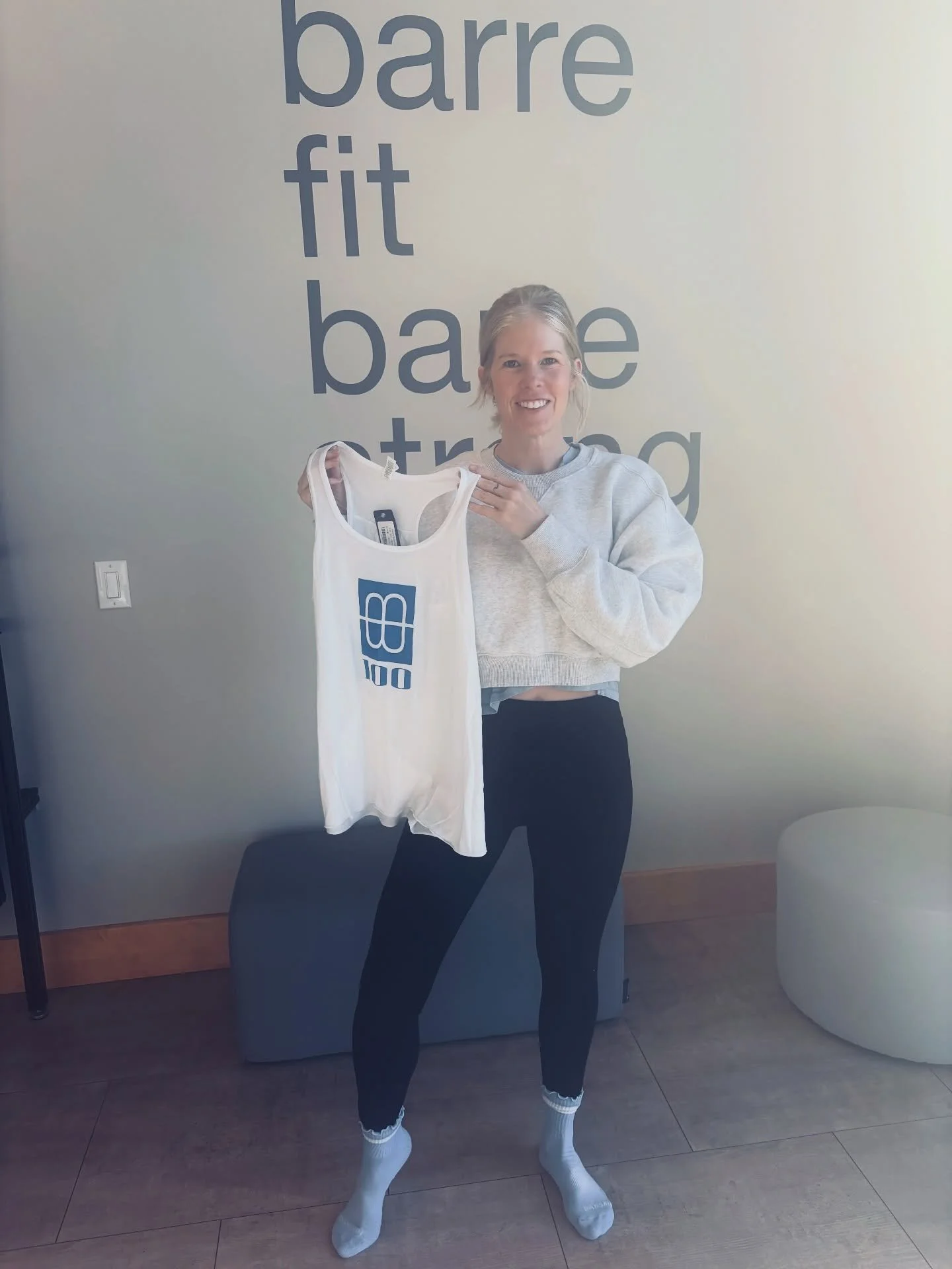 Congratulations Jessie!!! 🎉👏
100 classes at Barre Balanced! Proud of you for staying strong and consistent and making time for YOU!! Congrats!

#barre #barrebalanced #barrefitness #100 #milestone #congratulations